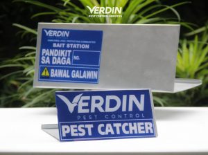 Rodent glue board station